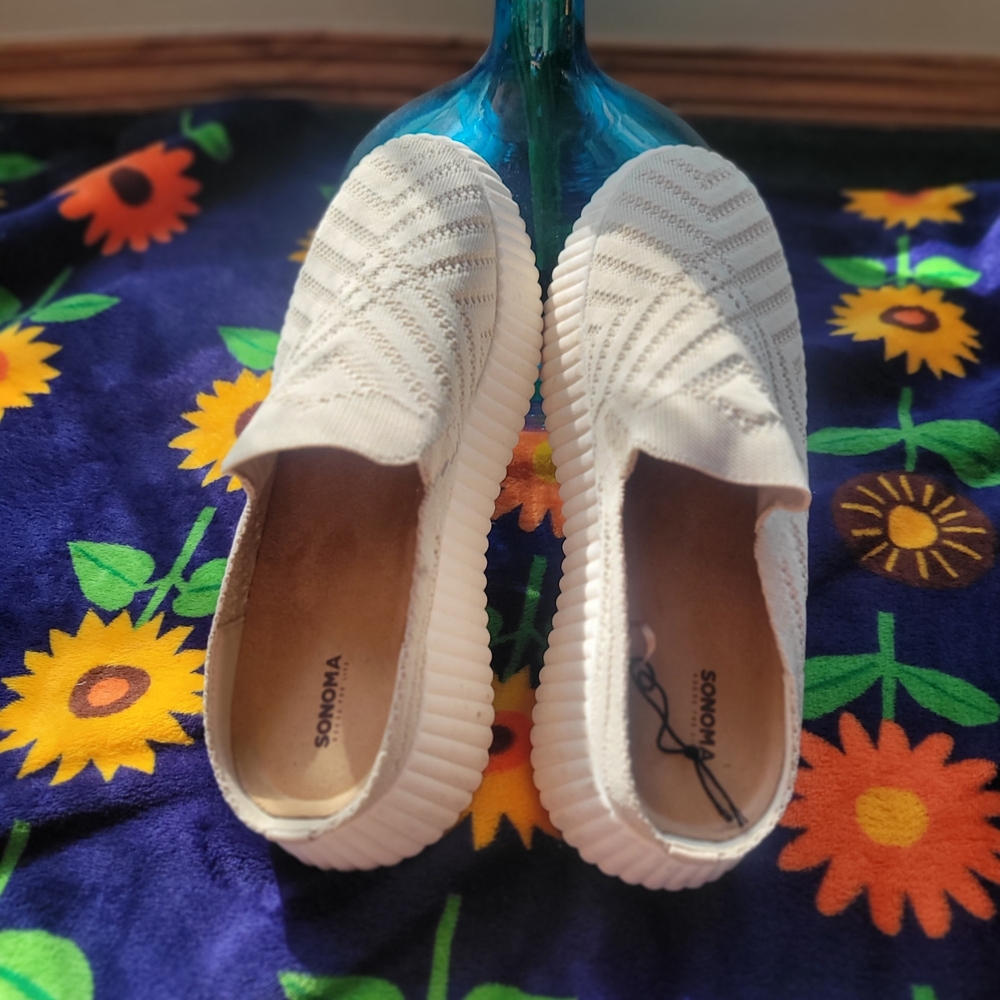 Sonoma Women's Cream Slip-On Shoes